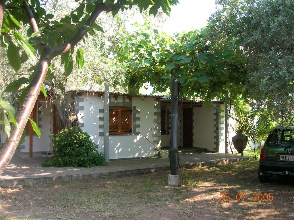 Villa Karapataki Szkála Rahoníu Szoba fotó